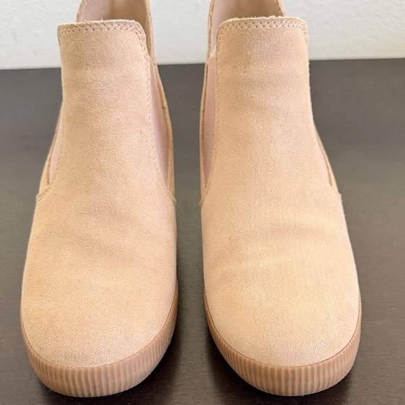 Sorel Evie Women's Tan Suede Ankle Booties. - Picture 3 of 8